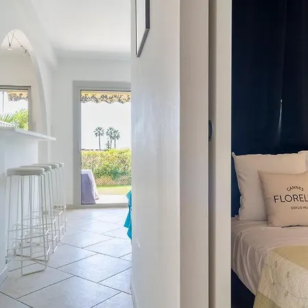 La Paranthese Calme Avec Terrasse, Jardin Et Piscine * Cannes